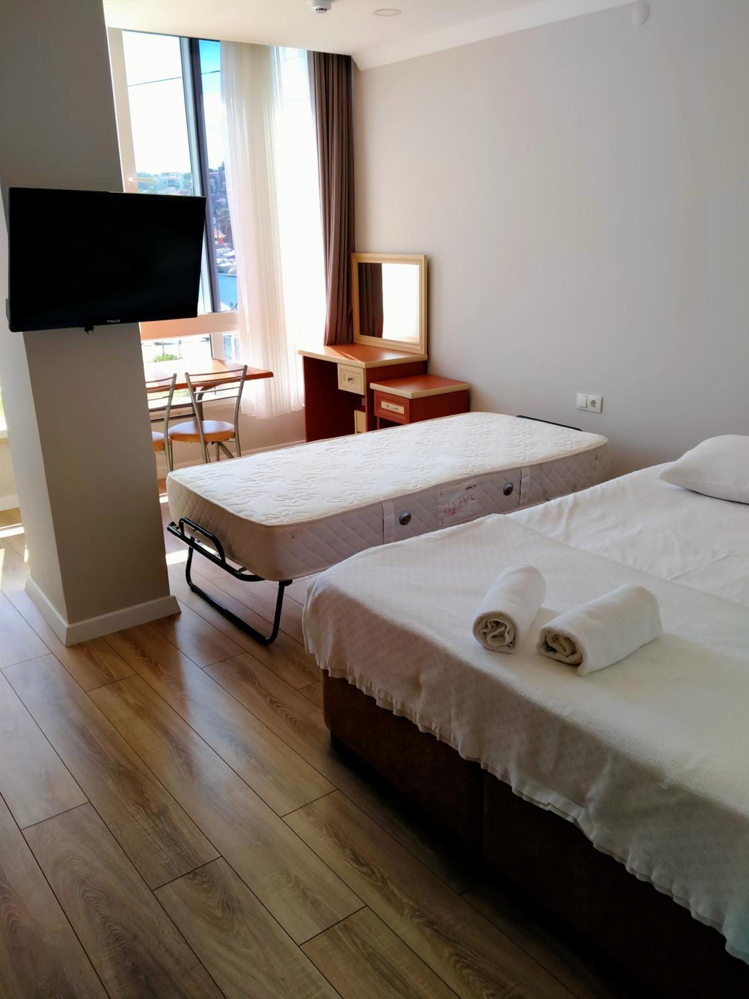 Venues Park Apart Suites Cesme Quarto foto